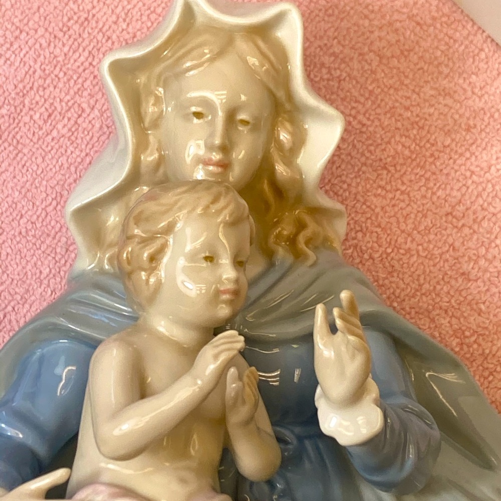 Mother & Child Valencia porcelain Figurine